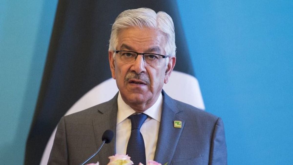 Pakistan Defence Minister Khawaja Asif Warns Of ‘Open War’ With Afghanistan If Ongoing Peace Dialogue Fails | VIDEO