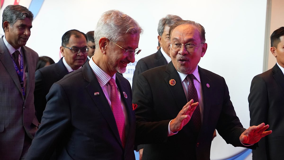 47th ASEAN Summit: EAM S Jaishankar Meets Malaysian PM Anwar Ibrahim, Conveys PM Modi’s Wishes