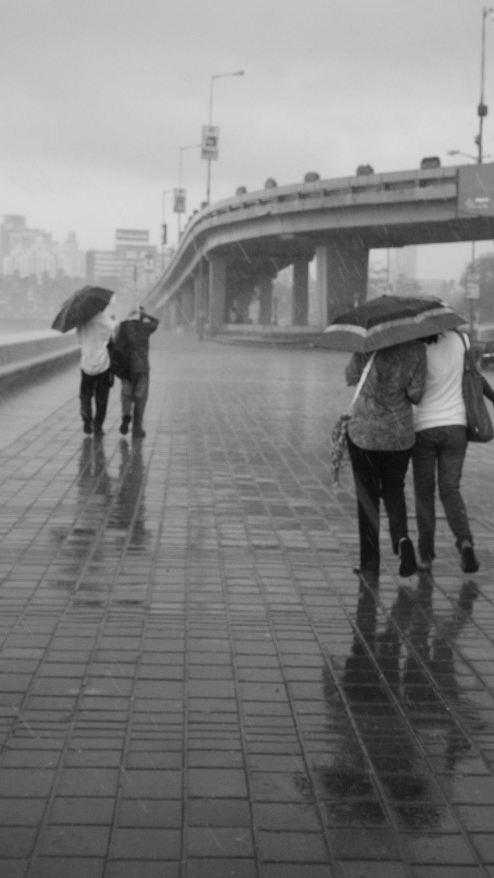 Mumbai Guide: Take A Stroll In Rain At THESE Spots In City
