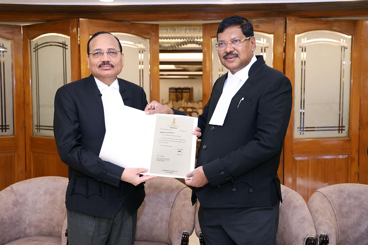 (R) CJI BR Gavai with Justice Surya Kant (L)