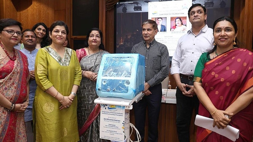Mumbai: Anuradha Paudwal Donates NICU Ventilator To KEM Hospital, Merging Melody With Compassion