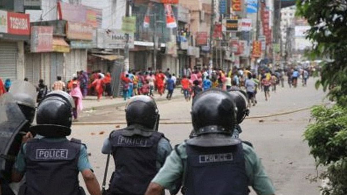 Bangladesh: 50 Students Injured As Daffodil, City University Clash Turns Violent In Dhaka’s Ashulia