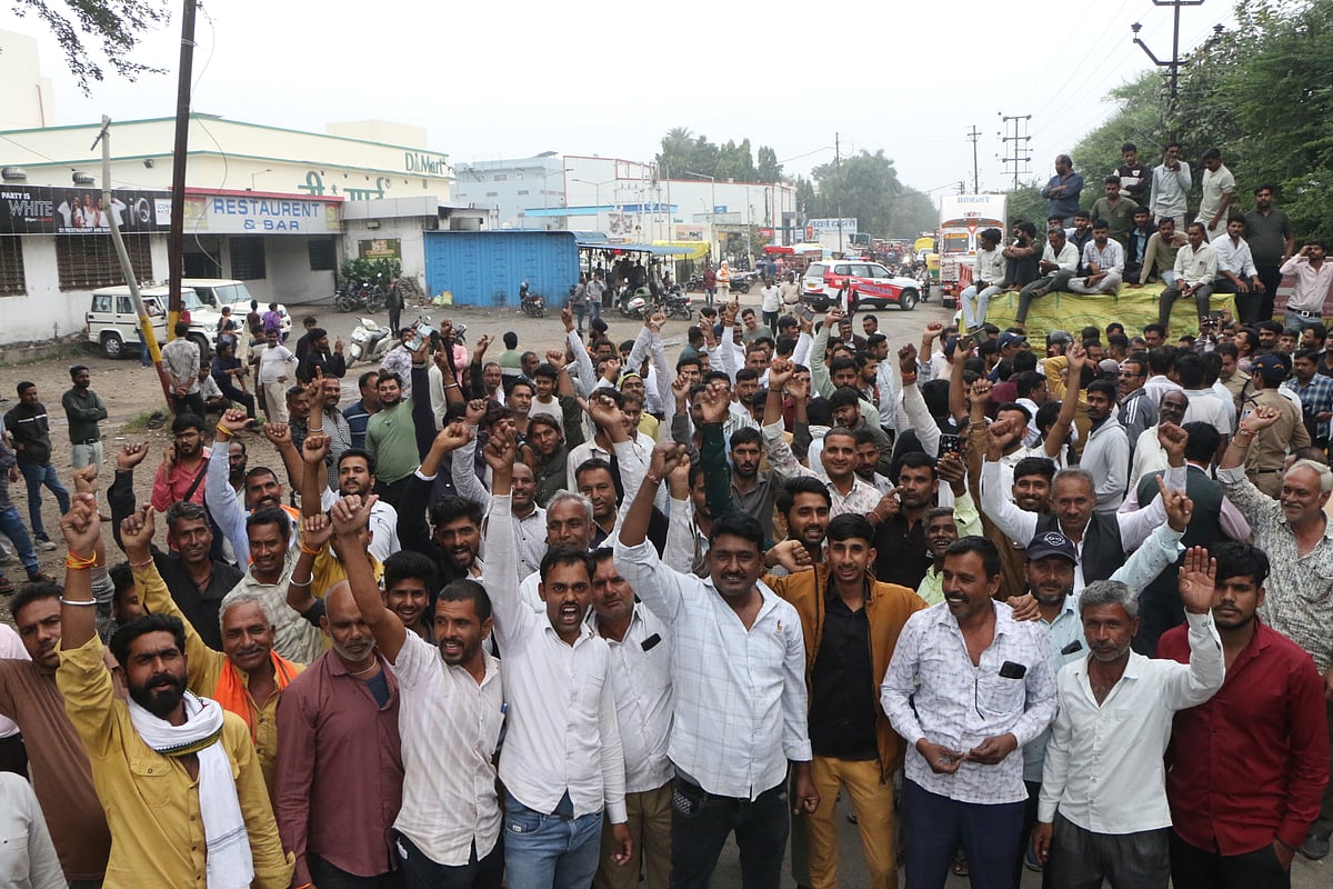 Indore News: Farmers Protest Against Bhavantar Scheme, Shut Down Laxmi Nagar Anaj Mandi For 5 Hours