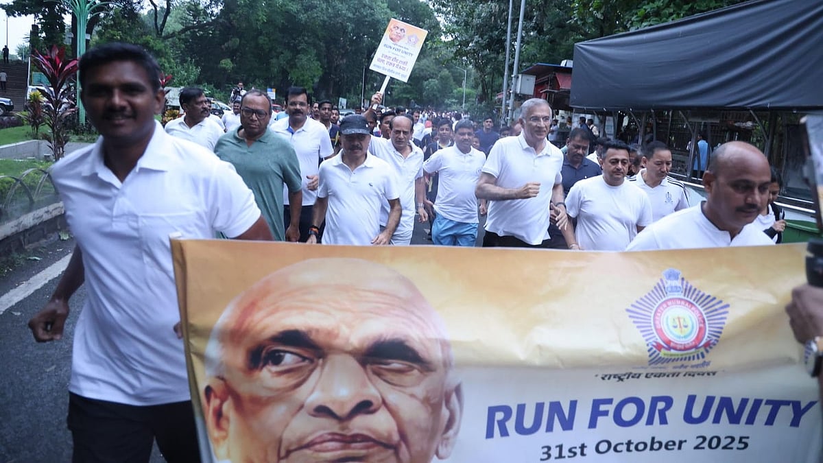 Mumbai Police, Citizens Join ‘Run for Unity’ Honouring Sardar Vallabhbhai Patel; CM Devendra Fadnavis Pays Floral Tribute To Iron Man Of India - Videos