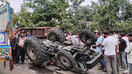 MP News: 22 Labourers Injured, 5 Critical After Tractor-Trolley Overturns In Khargone
