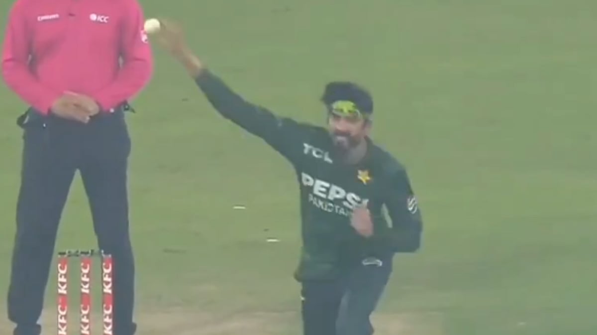 'Bhatta Fekh Raha Hai': Fans Accuse Pakistan Spinner Usman Tariq Of Chucking  Against South Africa 
