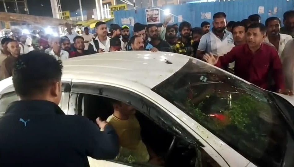 Bhopal News: ITBP Officer, Drunk Behind The Wheel, Hits Five Pedestrians Near Railway Station; Car...