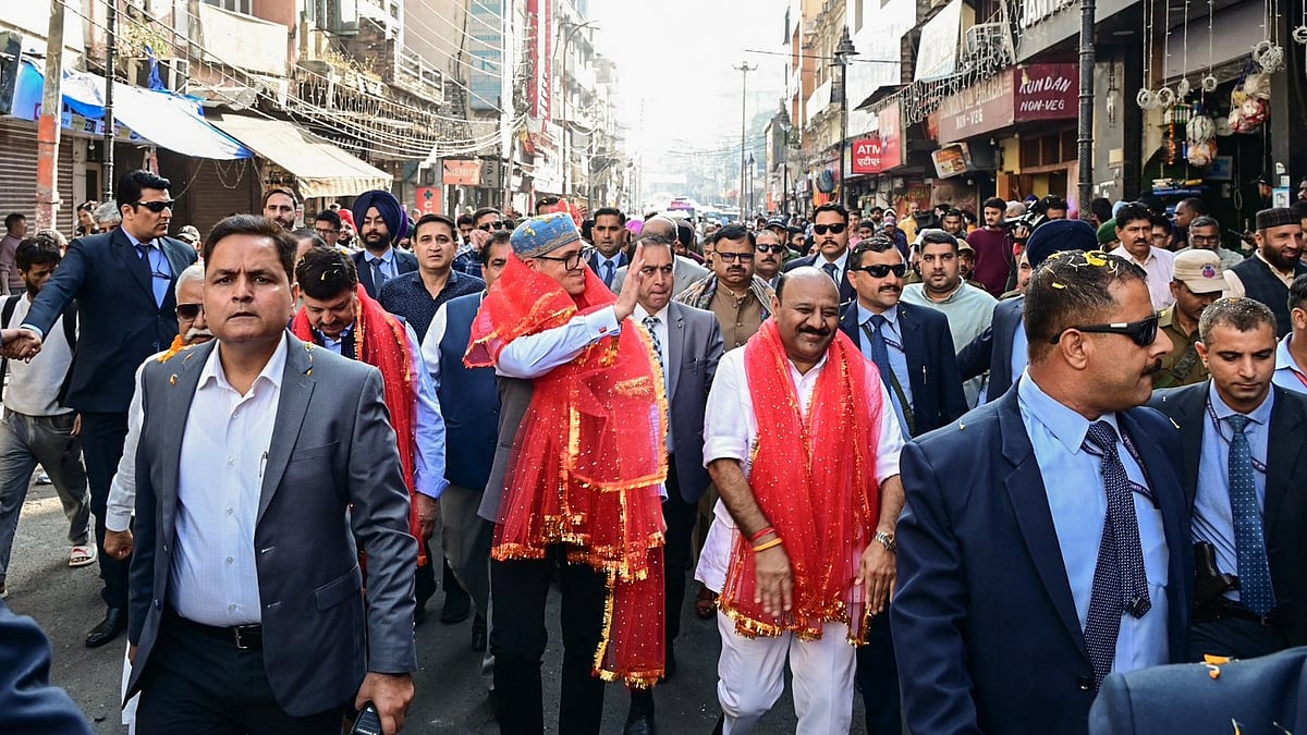 VIDEO: J&K CM Omar Abdullah Receives Grand Welcome As ‘Darbar Move’ Resumes After 4 Years 