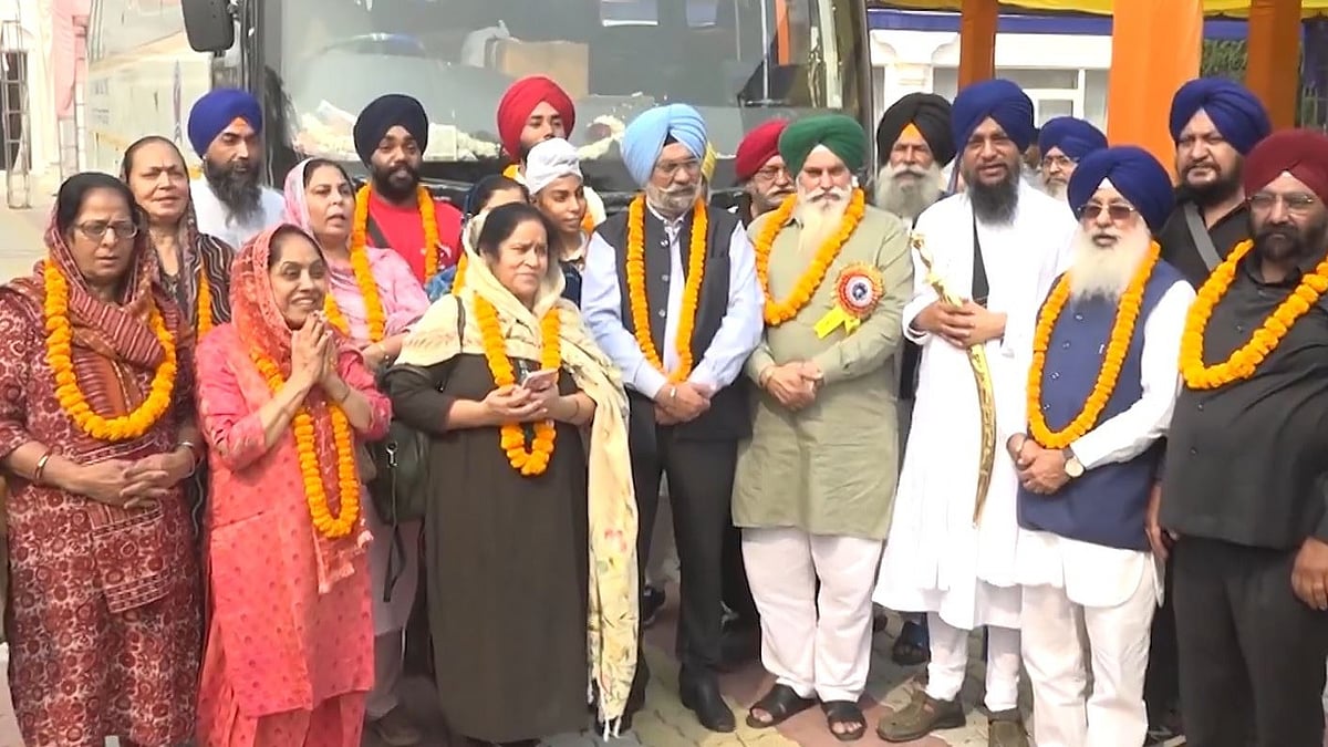 VIDEO: 170 Sikh Devotees Leave For Nankana Sahib & Panja Sahib To Mark Guru Nanak Jayanti 