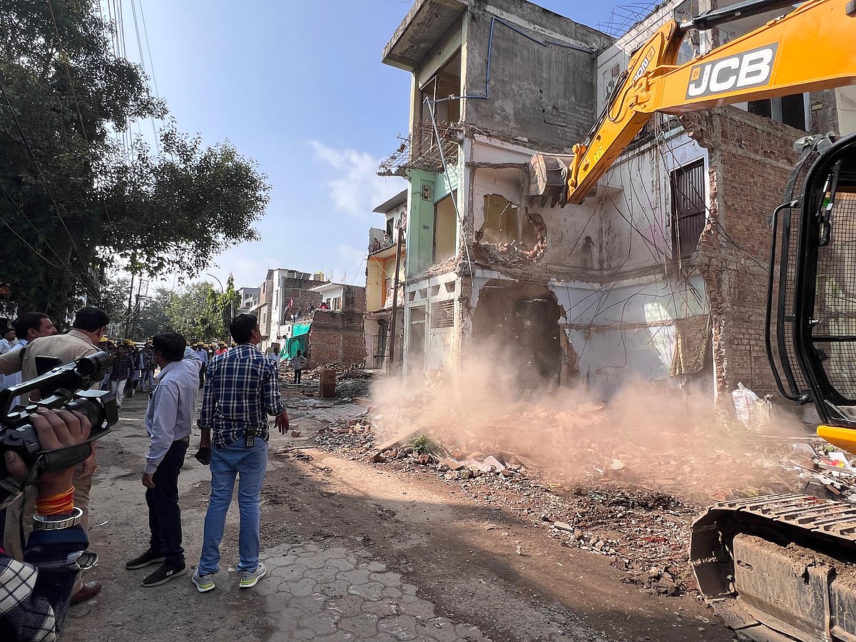 Indore News: Over 140 Houses Razed For MR-9 To LIG Link Road Expansion |