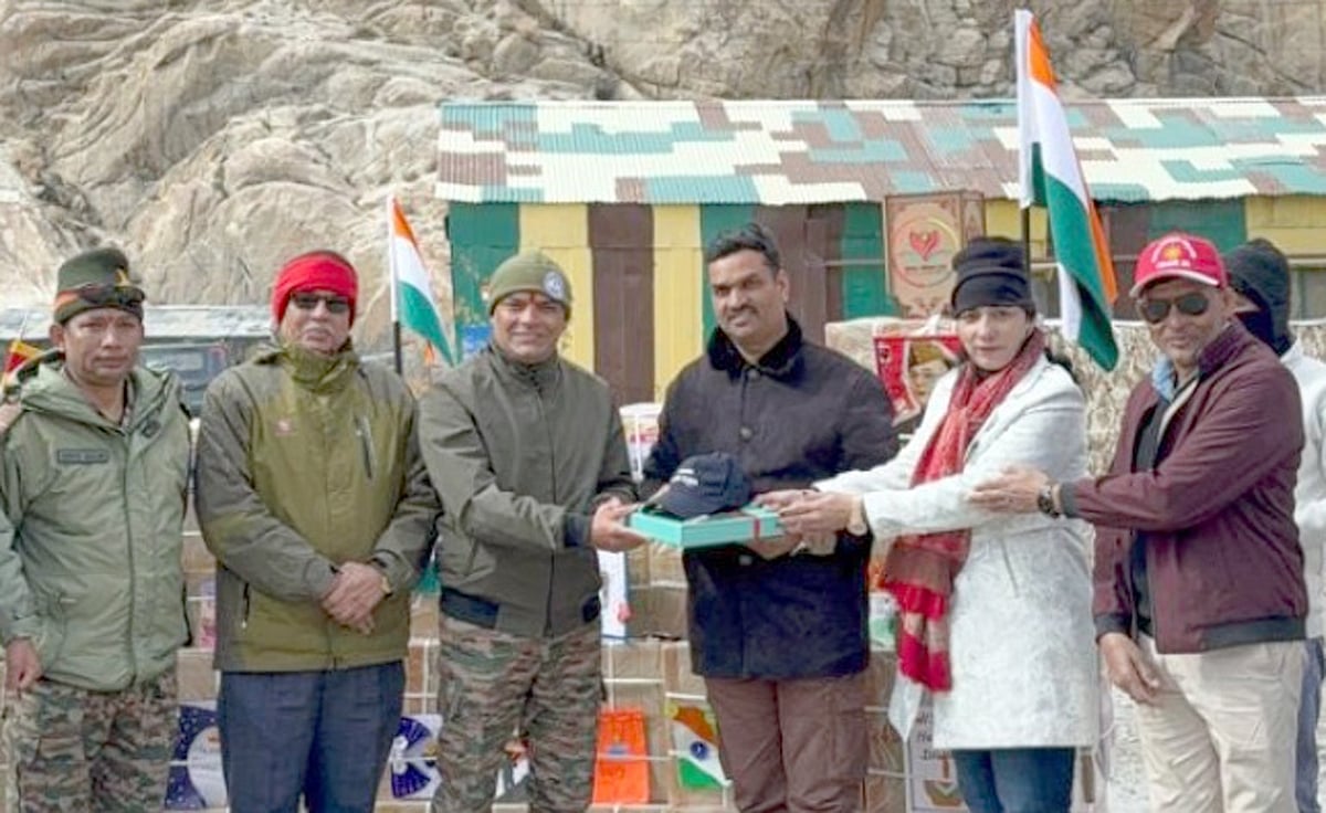 Diwali Warmth For Soldiers: Maharashtra Students Send Sweets & Cards To Siachen Troops