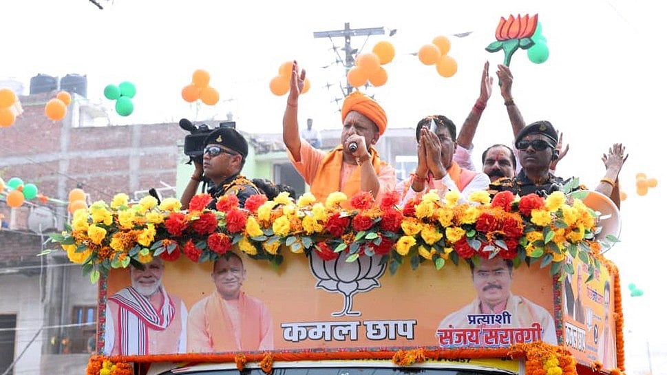 Massive Crowd Welcomes Yogi Adityanath’s Roadshow In Darbhanga On Final Day Of Bihar Campaigning