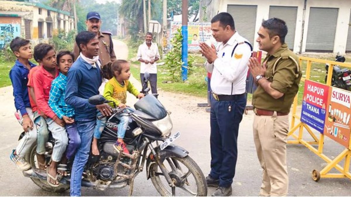 Viral: UP Man Carries 6 Kids On Bike At Once, Stunned Traffic Cops Fold Hands Before Him & Impose ₹7,000 Fine | X @bstvlive