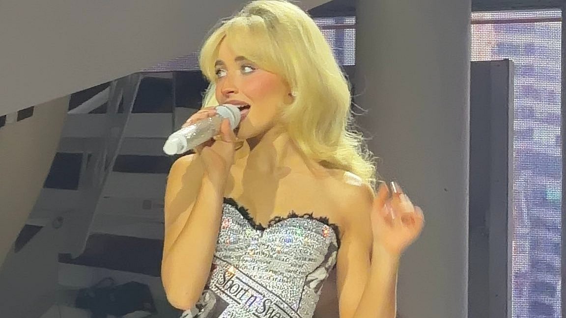 Sabrina Carpenter Wows Fans With Newspaper-Print Swimsuit During New York Show