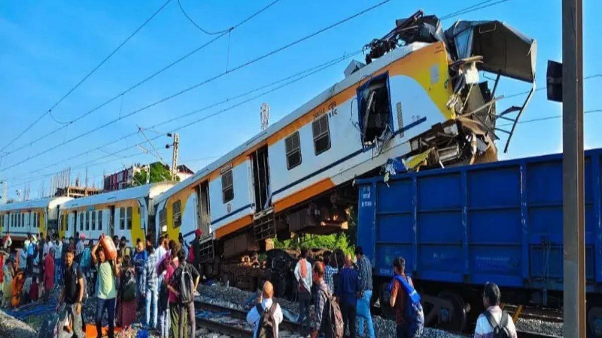 Chhattisgarh: At Least 11 Dead, 20 Injured After MEMU Train Collides With Stationary Goods Train Near Bilaspur Station; Video 