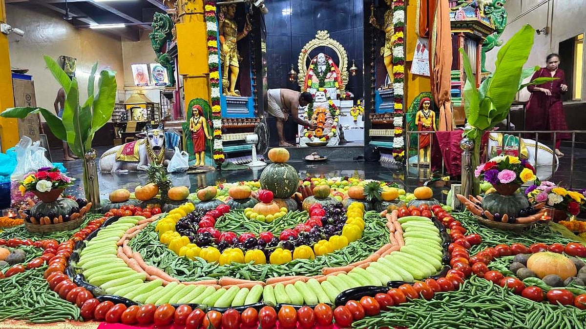 Devotees Celebrate Kartik Poornima & Anna Abhishekam With Devotion Across India 