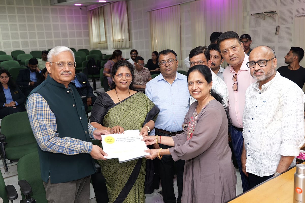 Indore News: International Institute Of Professional Studies' Alumni Sponsor Gold Medals To Honour...