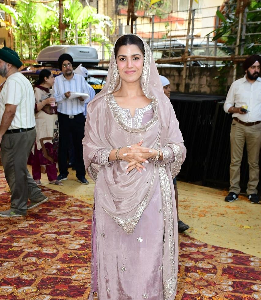 Guru Nanak Jayanti 2025: Nimrat Kaur, Sunanda Sharma & Other Celebs Visit Gurudwara In Mumbai