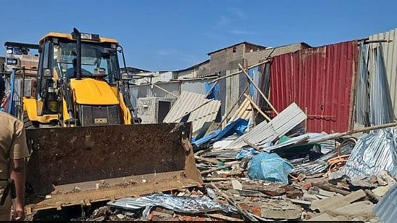 Mumbai News: 280 Illegal Slum Structures Demolished In Malvani, 10,000 Sq. Metres Of State Land Freed 
