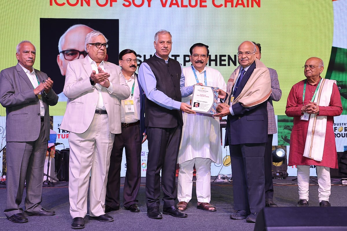 TP Shenoy Honoured With ‘Icon Of Soy Value Chain’ Award