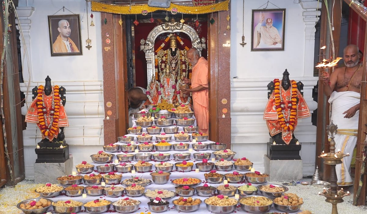 Indore News: Lord Venkatesh Balaji Offered Chhappan Bhog At Shri Padmavati Venkatesh Devasthan