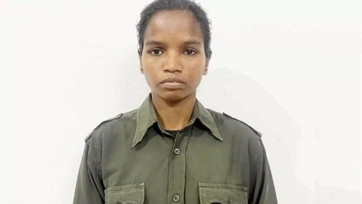 Hardcore Woman Maoist Carrying ₹17 Lakh Bounty Surrenders Before Police In Chhattisgarh’s Khairagarh District 