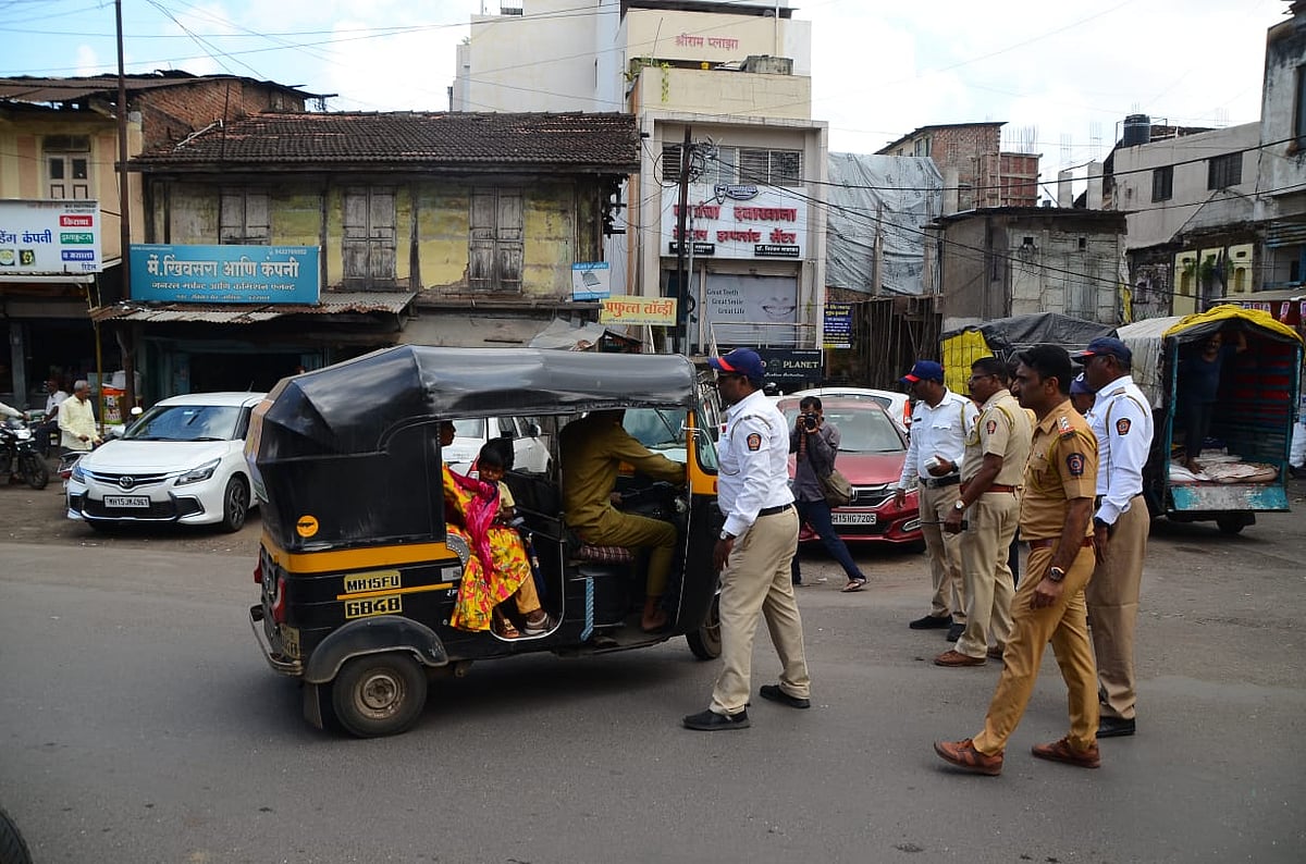 Nashik Traffic Police In Action 