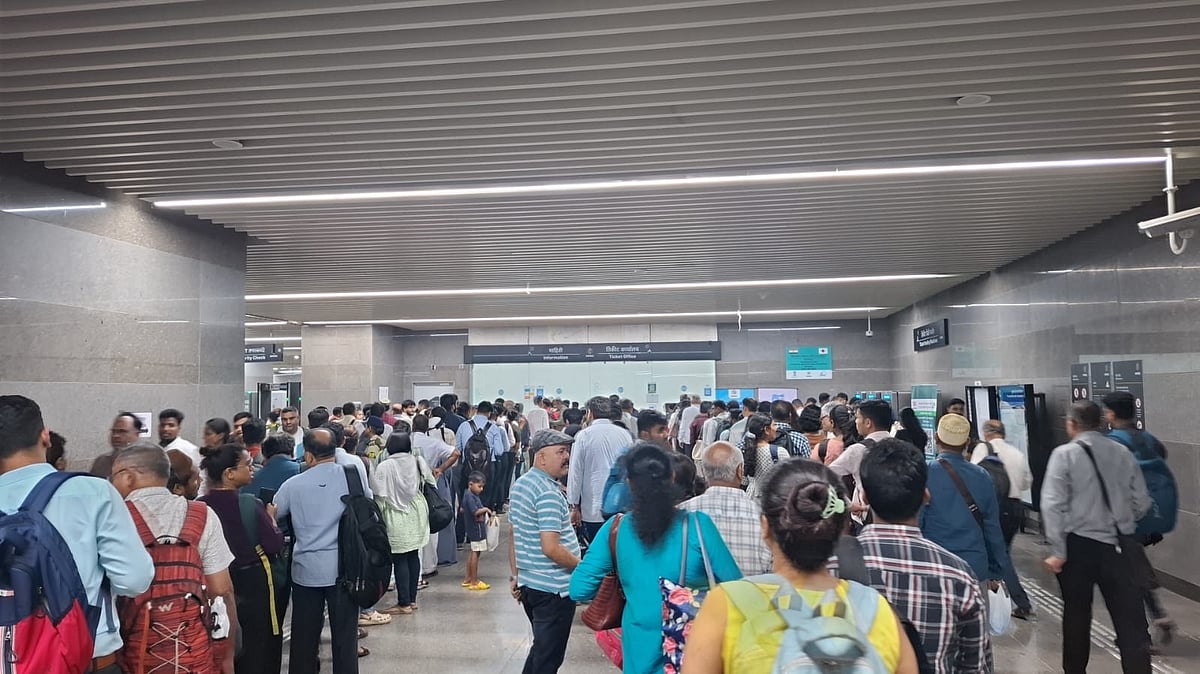 Motormen Strike Sparks Massive Rush At Mumbai Metro Line 3's CSMT Station After It Disrupts Local Trains: Visual Surfaces 