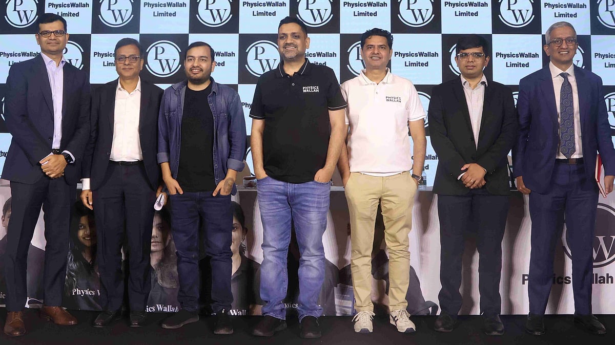 (L-R): Mr. Chandresh Chheda (Managing Director, J.P. Morgan India Private Limited), Mr. V. Jayasankar (Managing Director and Member of the Board, Kotak Mahindra Capital Company Limited), Mr. Alakh Pandey (Whole-Time Director and Chief Executive Officer, PhysicsWallah Limited), Mr. Prateek Maheshwari (Whole-Time Director, PhysicsWallah Limited), Mr. Amit Sachdeva (Chief Financial Officer, PhysicsWallah Limited), Mr. Shantanu Chate (Equity Capital Markets, Axis Capital Limited) and Mr. Sudarshan Ramakrishnan (Co-Head of India IB, Goldman Sachs (India) Securities Private Limited) at the PhysicsWallah Limited’s press conference to announce their Initial Public Offering