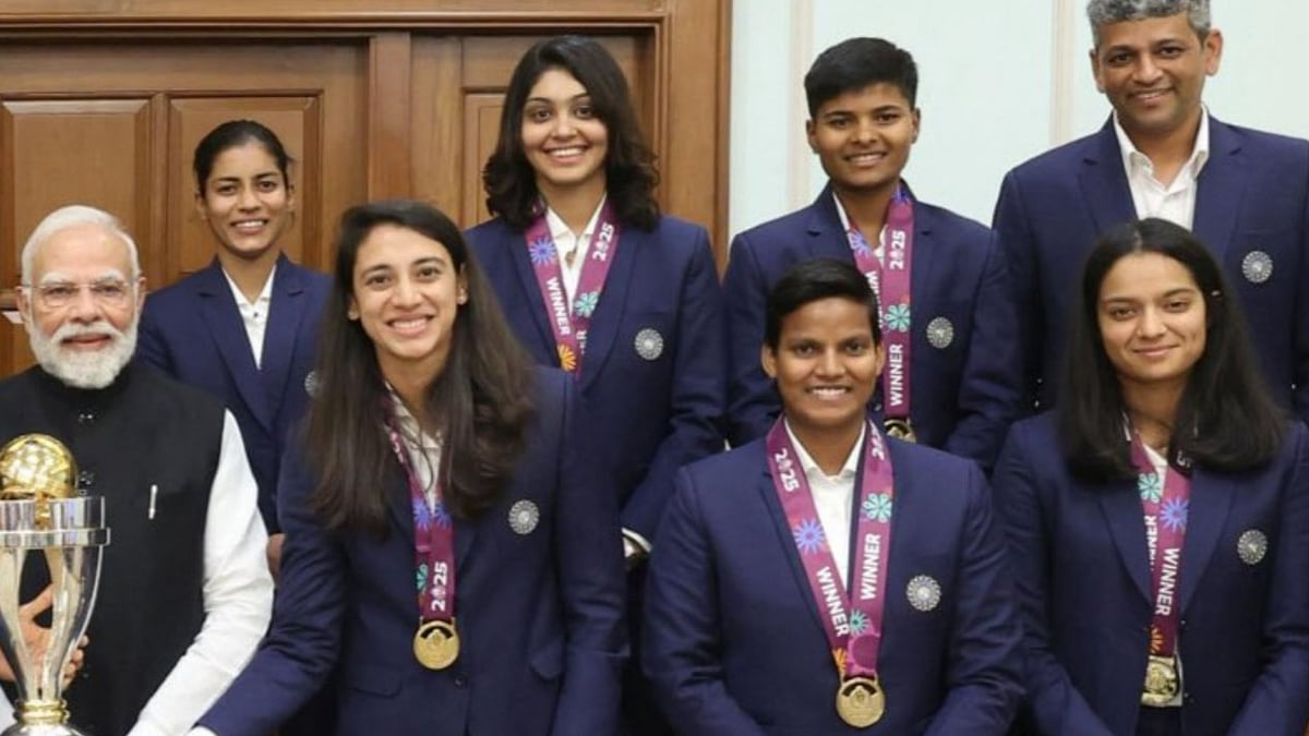 Amanjot Kaur Wins Heart, Gives Her Winners' Medal To Pratika Rawal During Photoshoot With Prime...