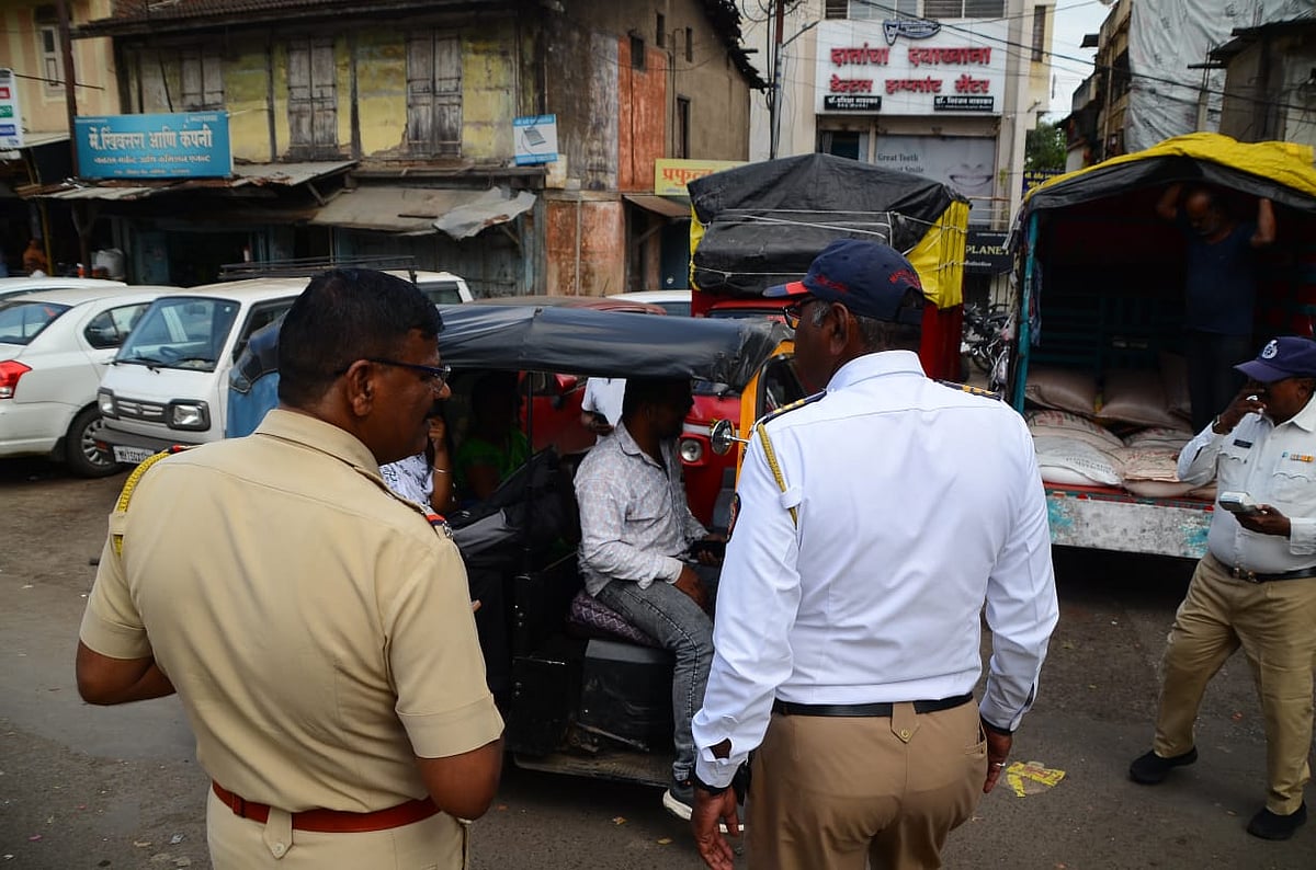Nashik Traffic Police In Action 