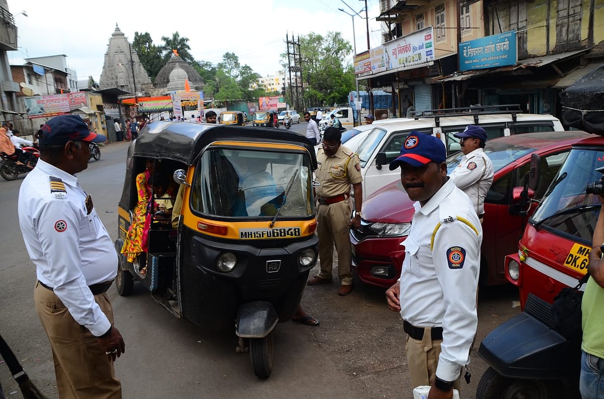 Nashik Traffic Police In Action 