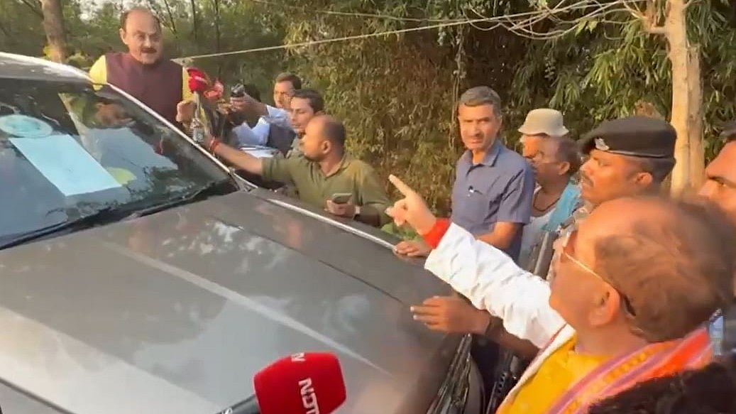 'Criminal' vs 'Drunk': Vijay Sinha, RJD MLC Ajay Singh Trade Accusations During Bihar Voting In...