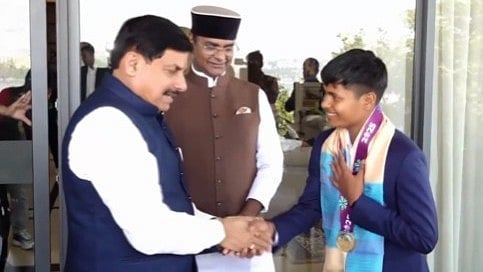MP News: CM Mohan Yadav Fetes Kranti Goud With Medal, ₹1 Crore Reward After World Cup...