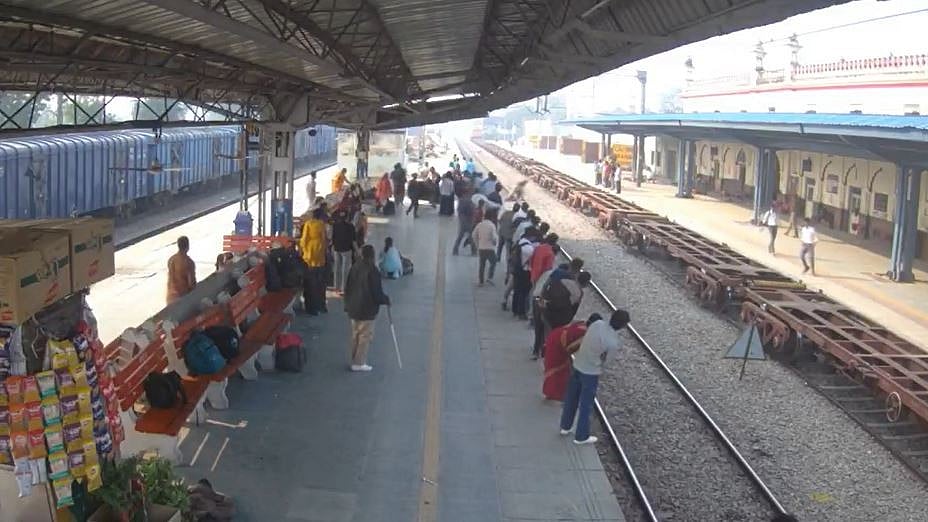 GRP Constable Saves Youth Lying On Railway Track Moments Before Rajdhani Express Arrival At Rampur...