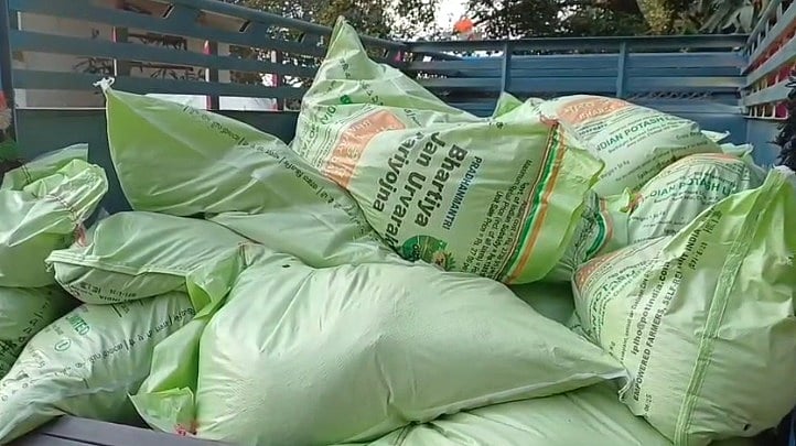 MP News: Agriculture Dept Seizes Trolley Carrying Illegal Fertiliser Amid Shortage In Chhatarpur;...