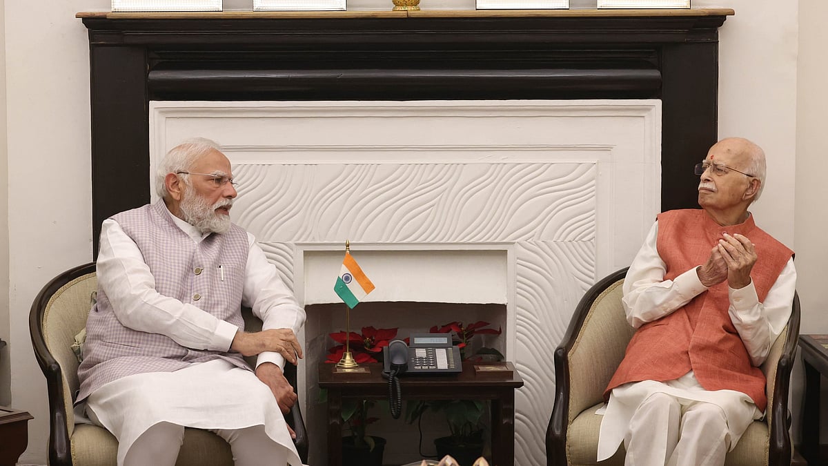 'A Statesman Blessed With Towering Vision And Intellect': PM Modi Greets LK Advani On 97th Birthday