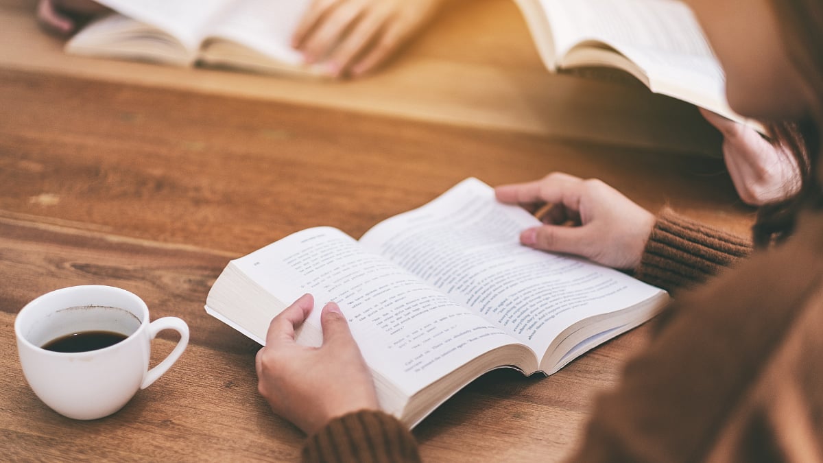 7 Korean Books Translated Into English For Beginners