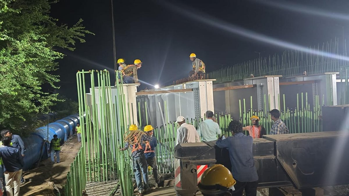 All four girders of the MIDC Road Over Bridge (ROB) were successfully erected by 03:21 am
