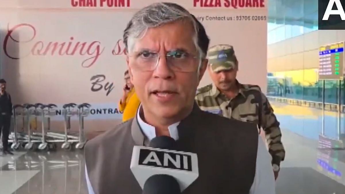 'Gun And 'Kanpatti' Is Their Mentality': Congress Leader Pawan Khera Criticises PM Modi Over 'Katta' Remark 