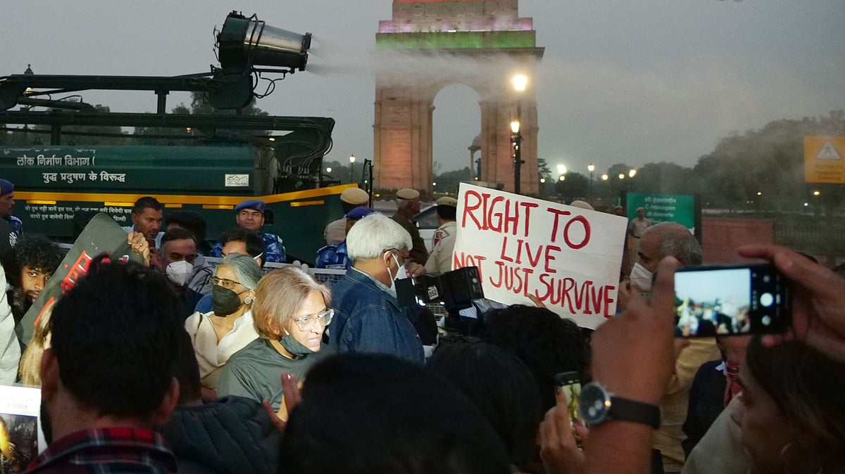'Our Children Can’t Breathe': Parents, Activists Protest At India Gate Over Delhi’s Toxic Air - VIDEO 