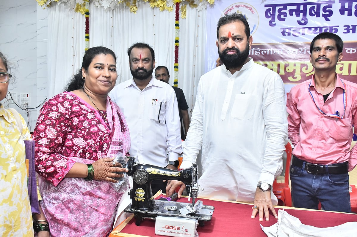 Chandivali MLA Dilip Lande distributing sewing machine ahead of Mumbai civic polls