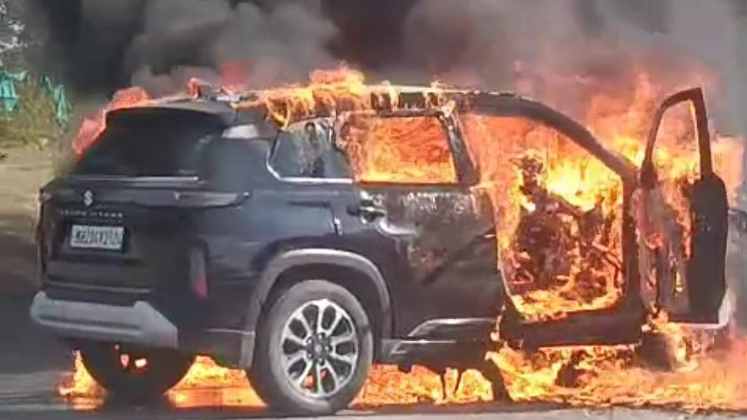 Jalgaon: 21-Year-Old Woman Charred To Death, Husband Rescued From Burning Car After Collision
