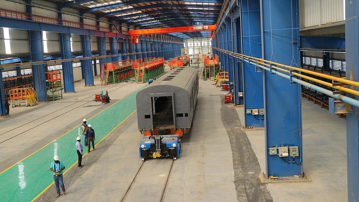 Latur: Youths Allege Bias In Rail Coach Factory Recruitment, Plan 10,000 Letters To CM Devendra...