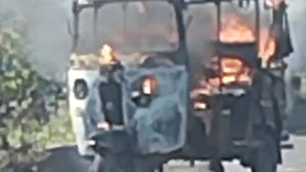 Auto-Rickshaw Catches Fire In Chhatrapati Sambhajinagar, Passengers Escape Unhurt