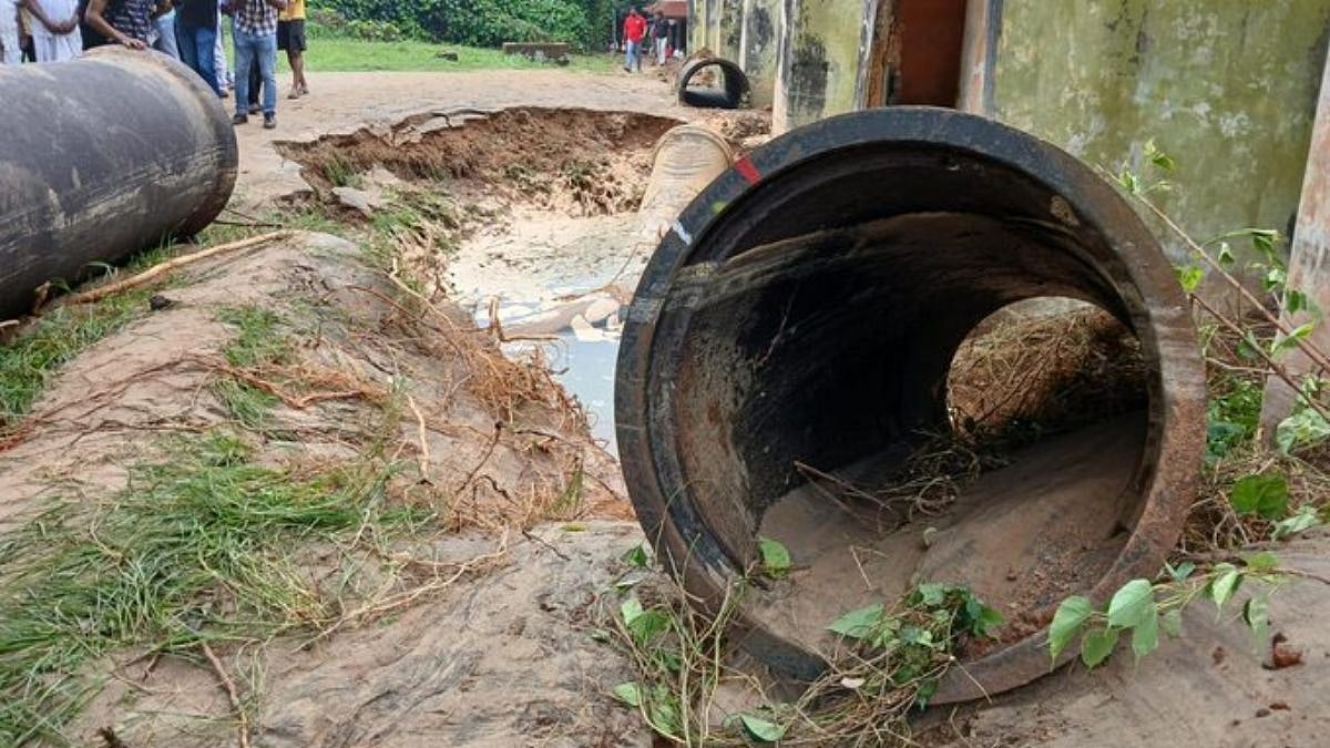 Kochi Water Tank Collapse Floods Homes, Damages Vehicles And Property; MLA Seeks Urgent Relief For Affected Residents 