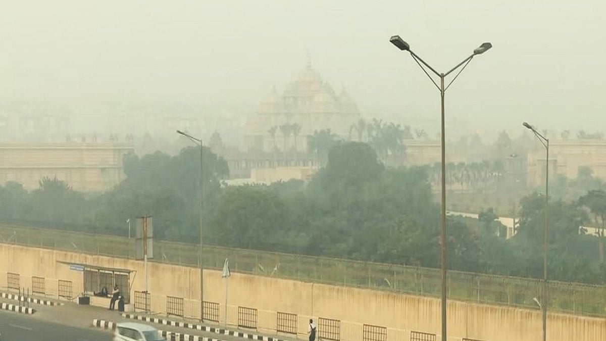 Delhi Air Pollution: Faulty Monitors, AQI Above 400 In Several Areas Despite Control Measures — VISUALS 