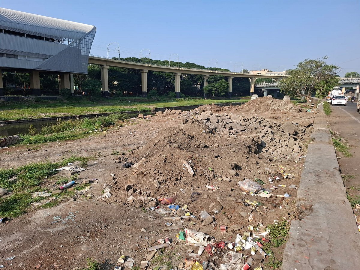 Pune PHOTOS: Dumping Of Debris & Waste On Mutha Riverbed Raises Questions Of Negligence