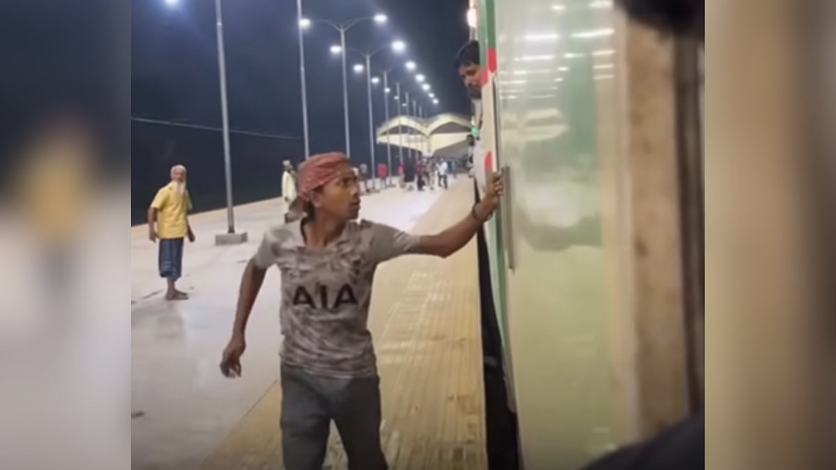 Young Vendor Runs After Moving Train As Passenger Refuses To Pay; Netizens React, 'Karma Will Take Care' 