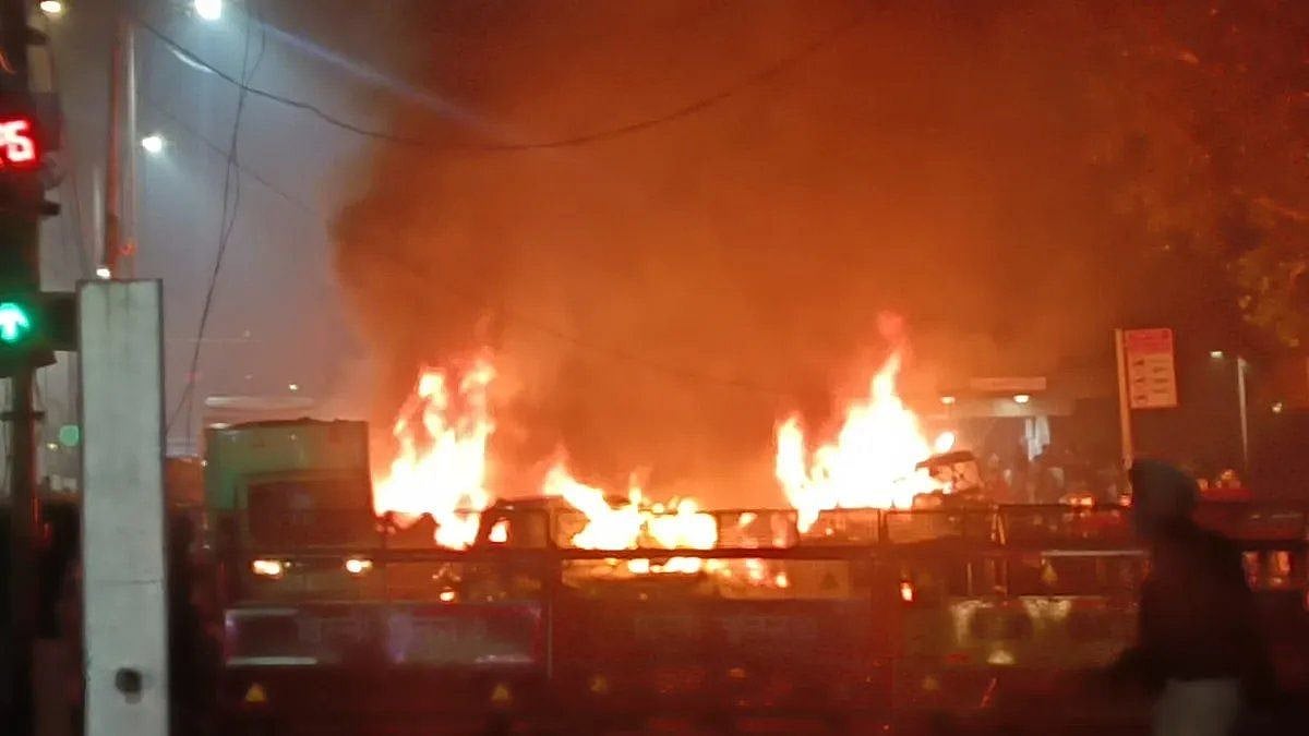 Delhi Car Blast: Case Registered Under UAPA & Explosives Act, CCTV Shows Suspect Near Red Fort; 9 Killed - Top 10 Developments 